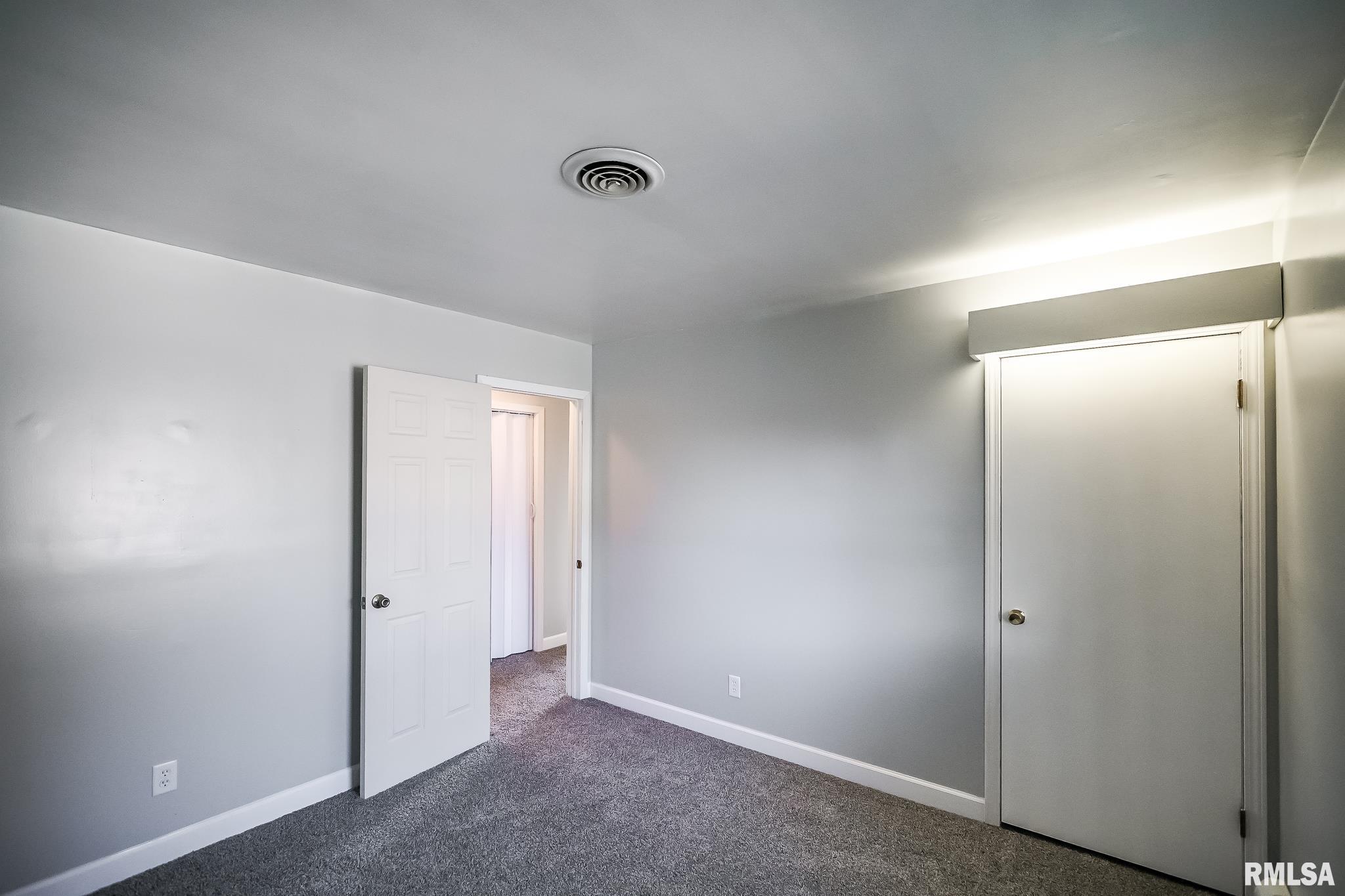 706 West Jackson Street Abingdon, IL 61410 - Photo 20 of 74