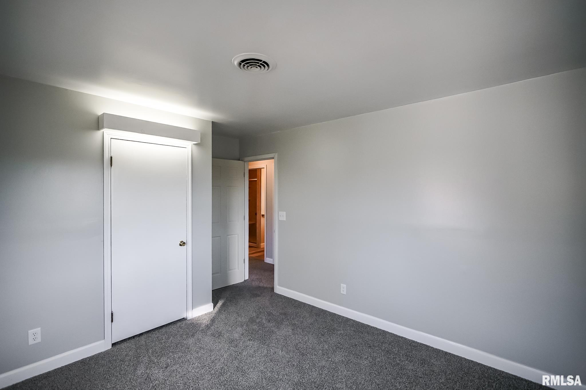 706 West Jackson Street Abingdon, IL 61410 - Photo 24 of 74