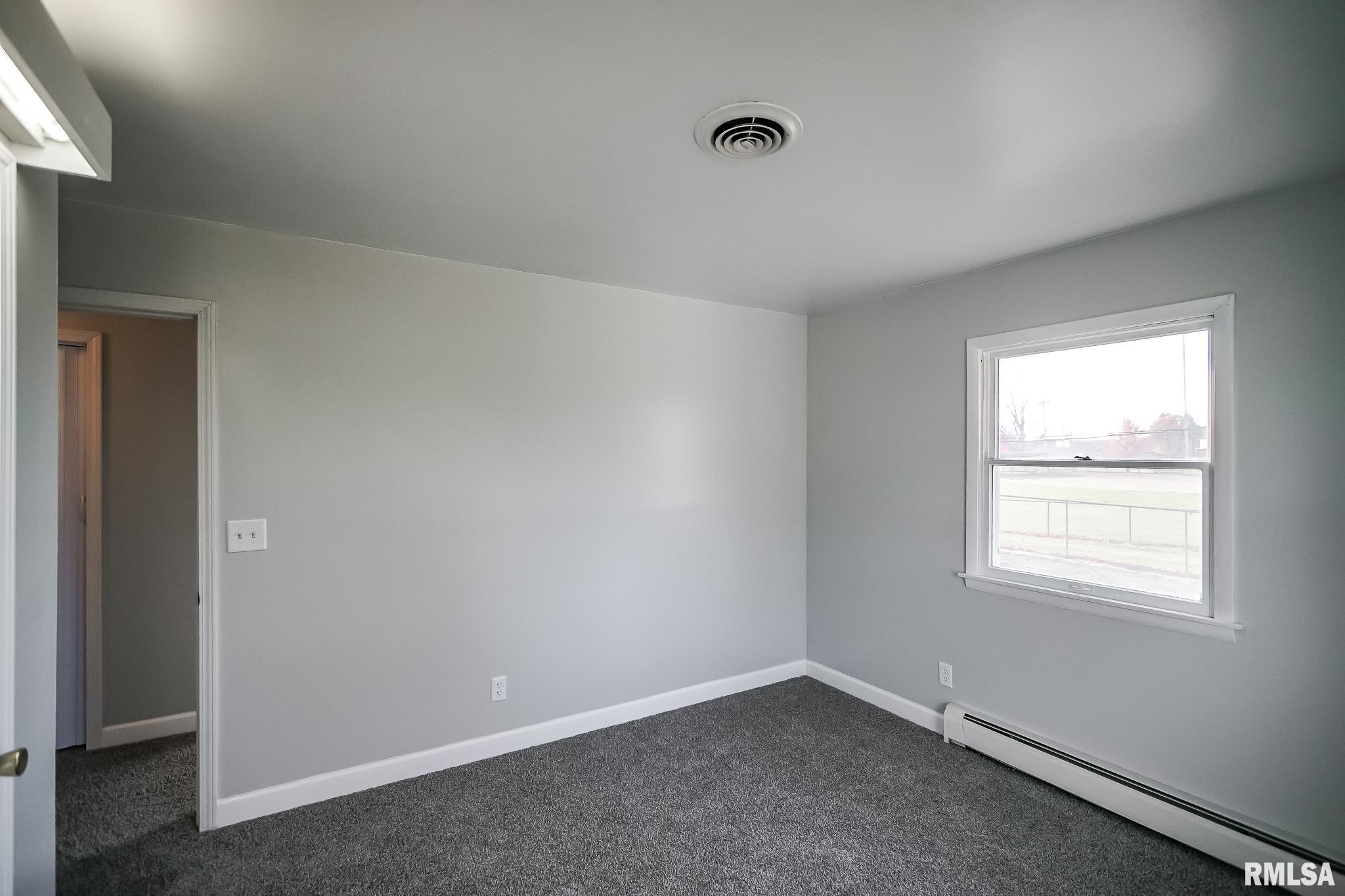 706 West Jackson Street Abingdon, IL 61410 - Photo 25 of 74