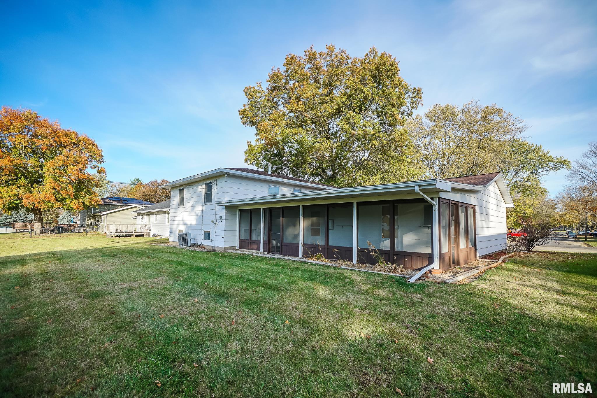 706 West Jackson Street Abingdon, IL 61410 - Photo 3 of 74