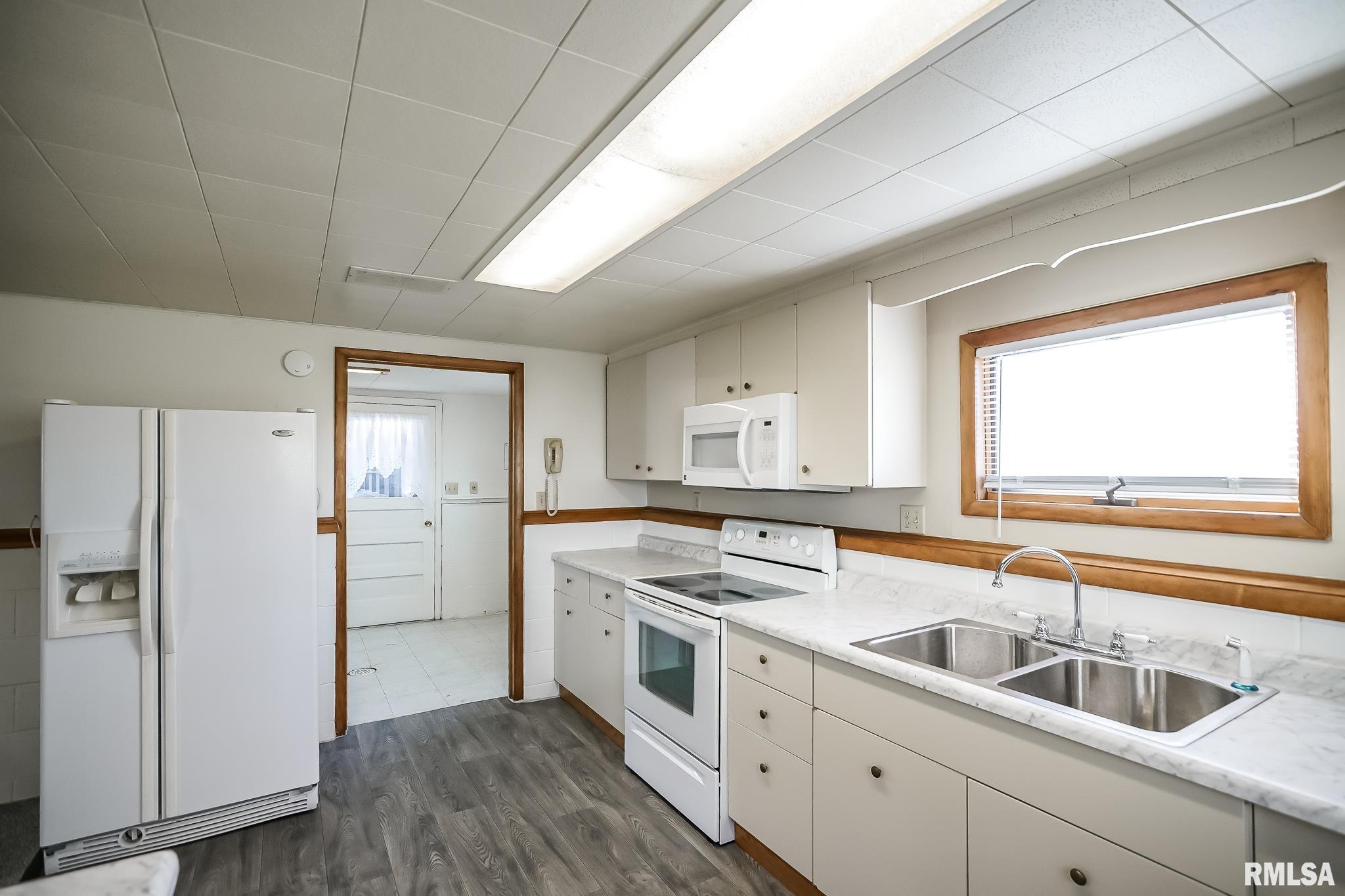 706 West Jackson Street Abingdon, IL 61410 - Photo 43 of 74