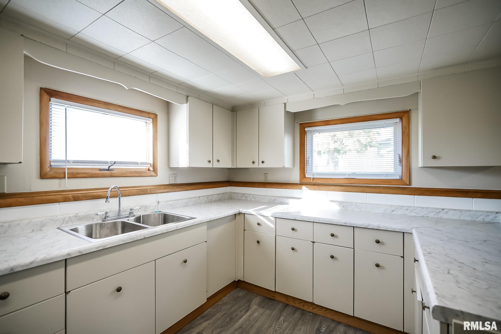 706 West Jackson Street Abingdon, IL 61410 - Photo 46 of 74