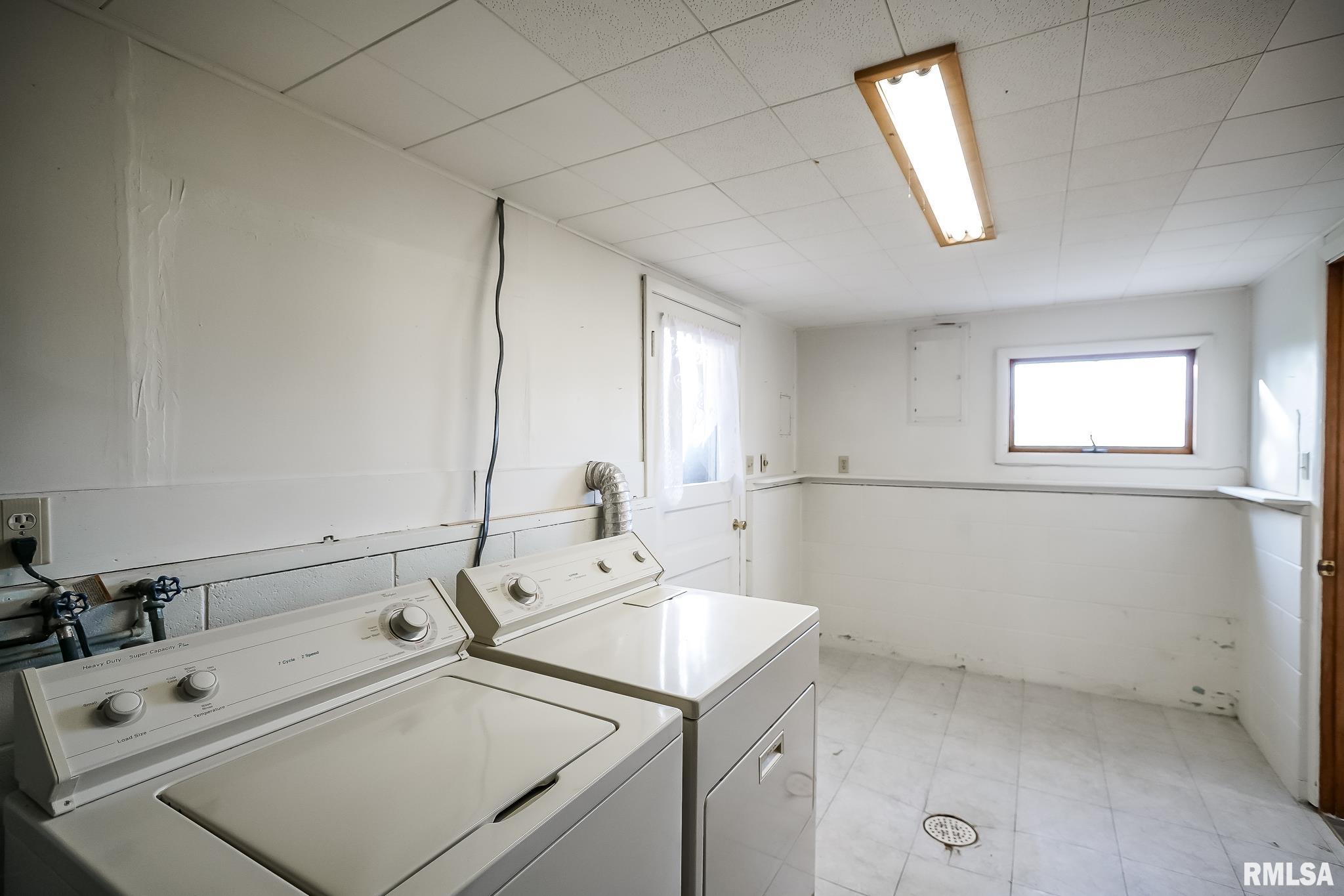 706 West Jackson Street Abingdon, IL 61410 - Photo 55 of 74