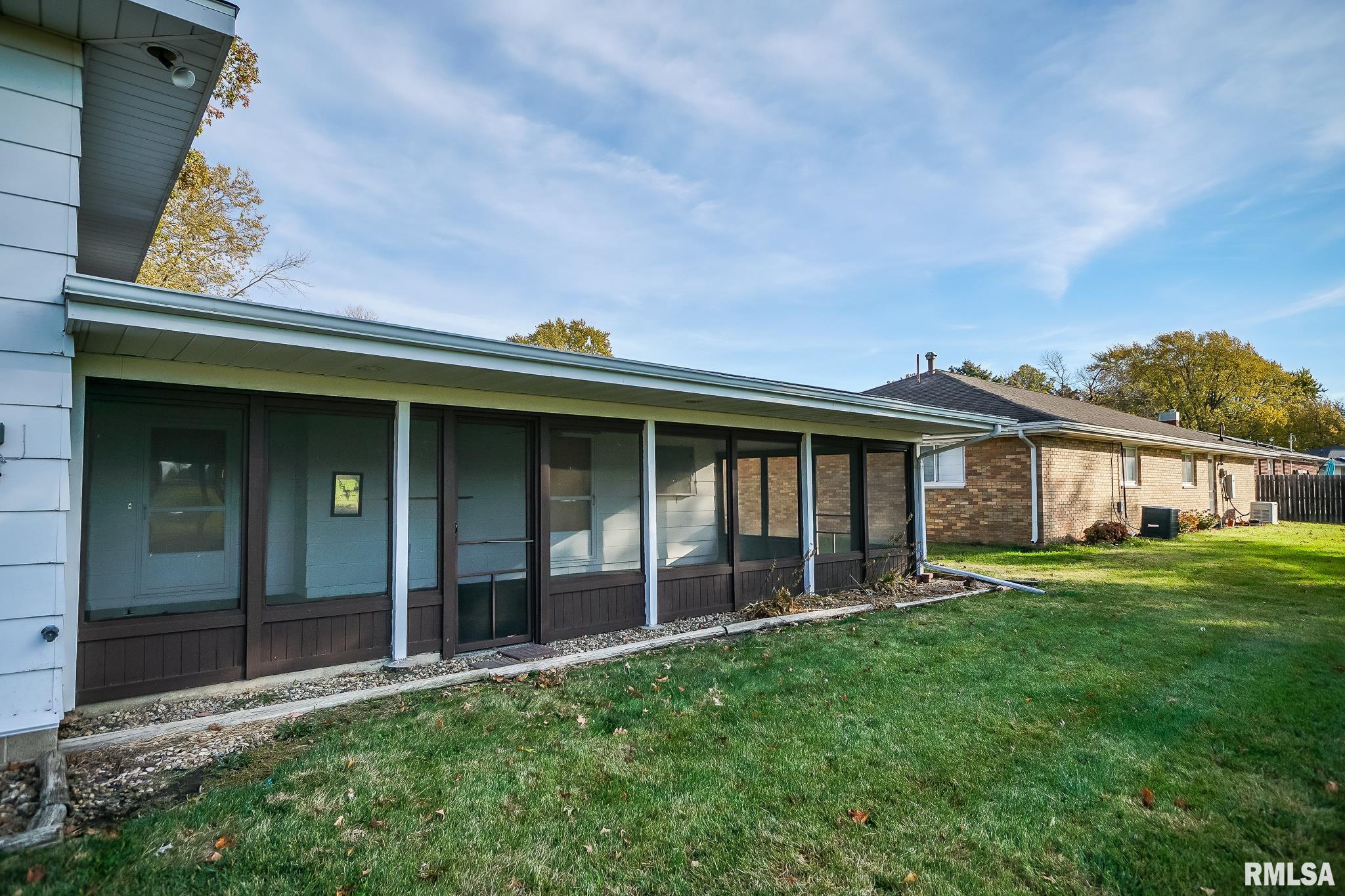 706 West Jackson Street Abingdon, IL 61410 - Photo 9 of 74