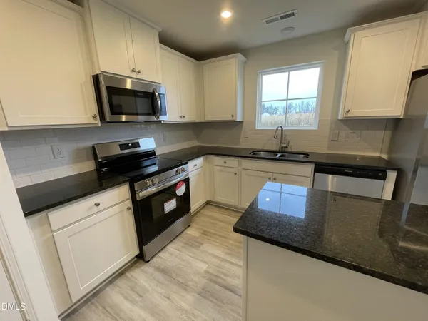 $2,095 | 49 Suhani Lane, Clayton, NC 27520