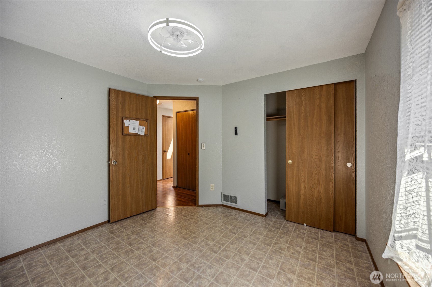 7123 Lakeside Street Southwest Olympia, WA 98512 - Photo 18 of 40