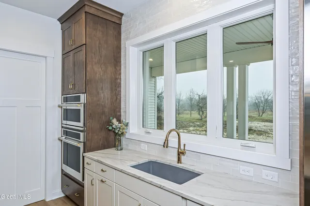 $1,350,000 | 811 Waldens Pond Road, Guilderland, NY 12203