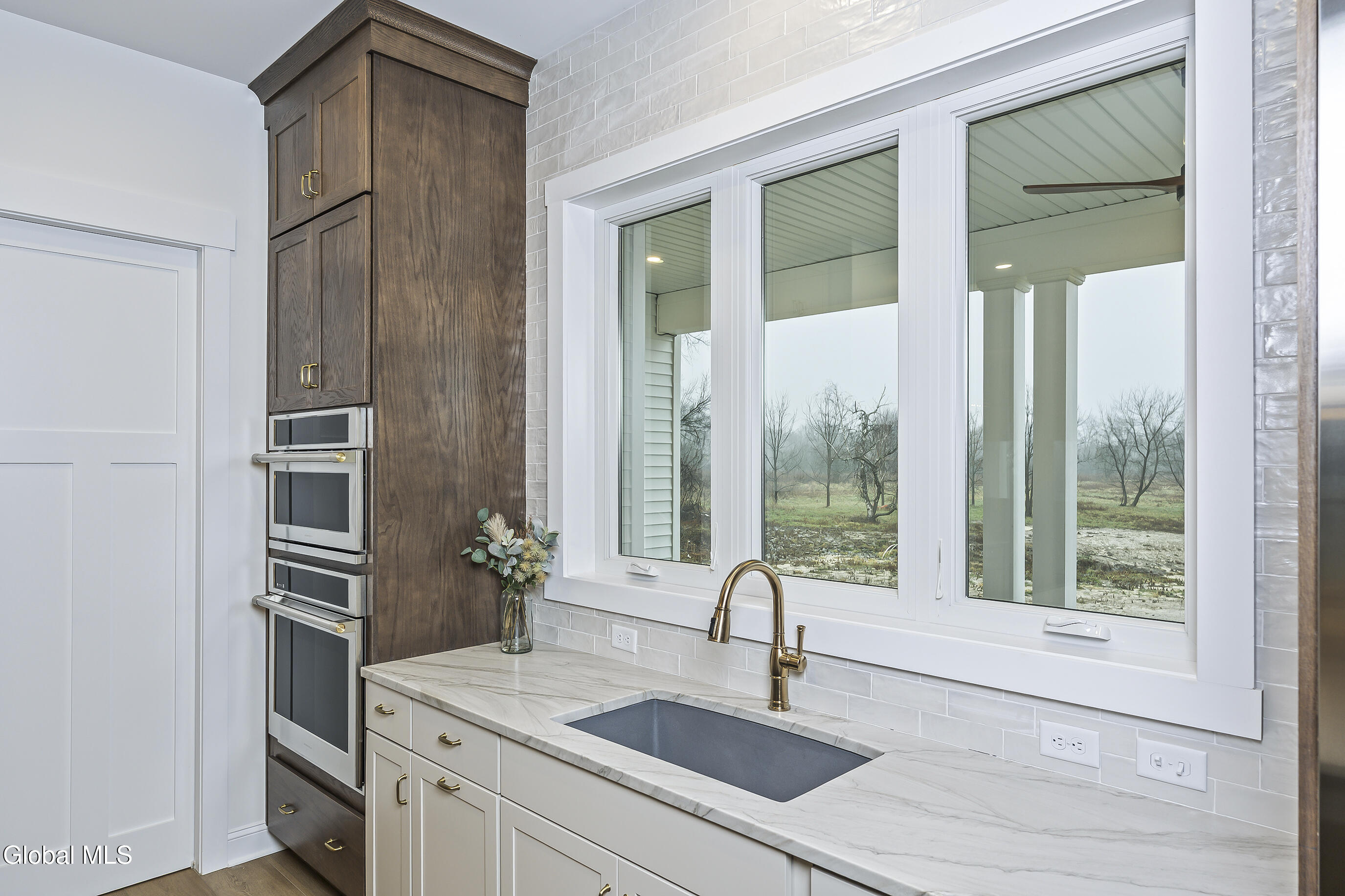 811 Waldens Pond Road Guilderland, NY 12203 - Photo 11 of 40 11