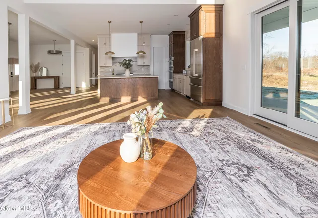 $1,350,000 | 811 Waldens Pond Road, Guilderland, NY 12203