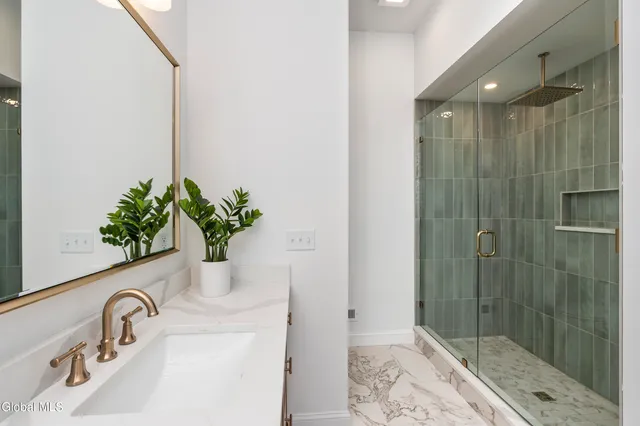 $1,350,000 | 811 Waldens Pond Road, Guilderland, NY 12203