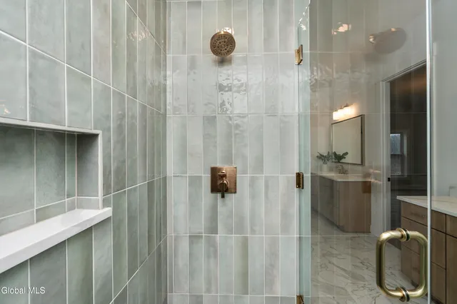 $1,350,000 | 811 Waldens Pond Road, Guilderland, NY 12203