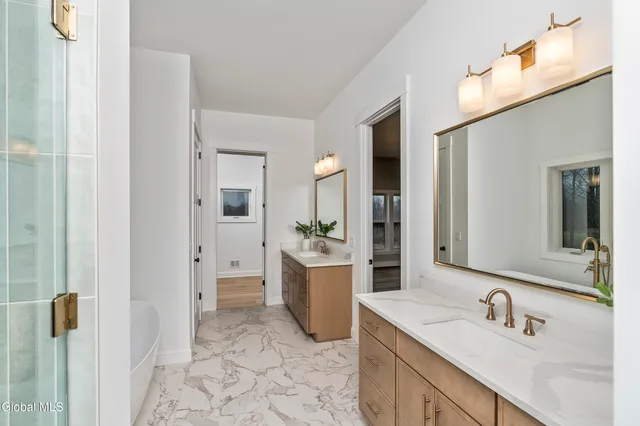 $1,350,000 | 811 Waldens Pond Road, Guilderland, NY 12203