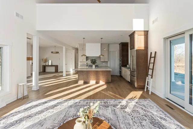 $1,350,000 | 811 Waldens Pond Road, Guilderland, NY 12203