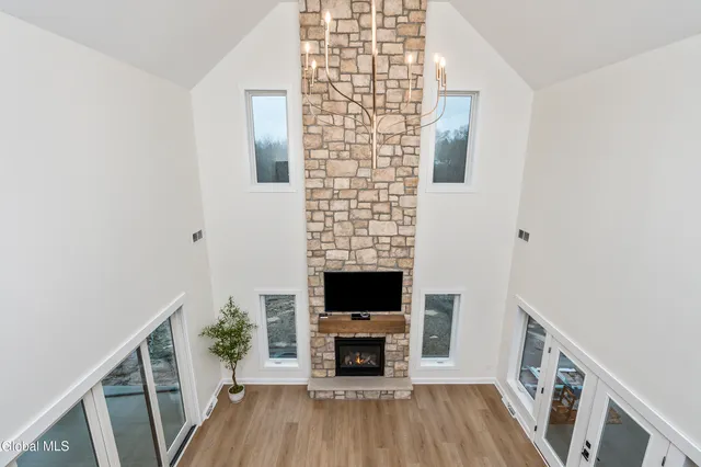 $1,350,000 | 811 Waldens Pond Road, Guilderland, NY 12203