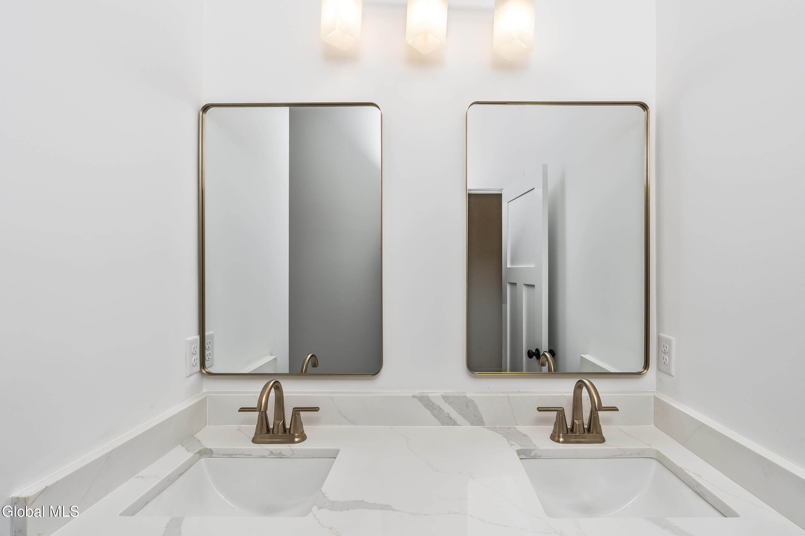 811 Waldens Pond Road Guilderland, NY 12203 - Photo 37 of 40 37