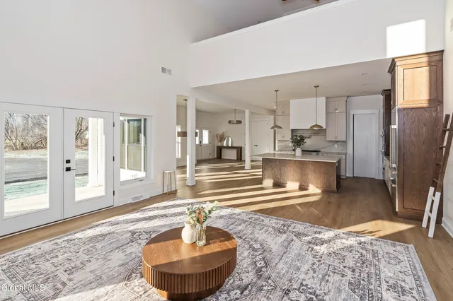 $1,350,000 | 811 Waldens Pond Road, Guilderland, NY 12203