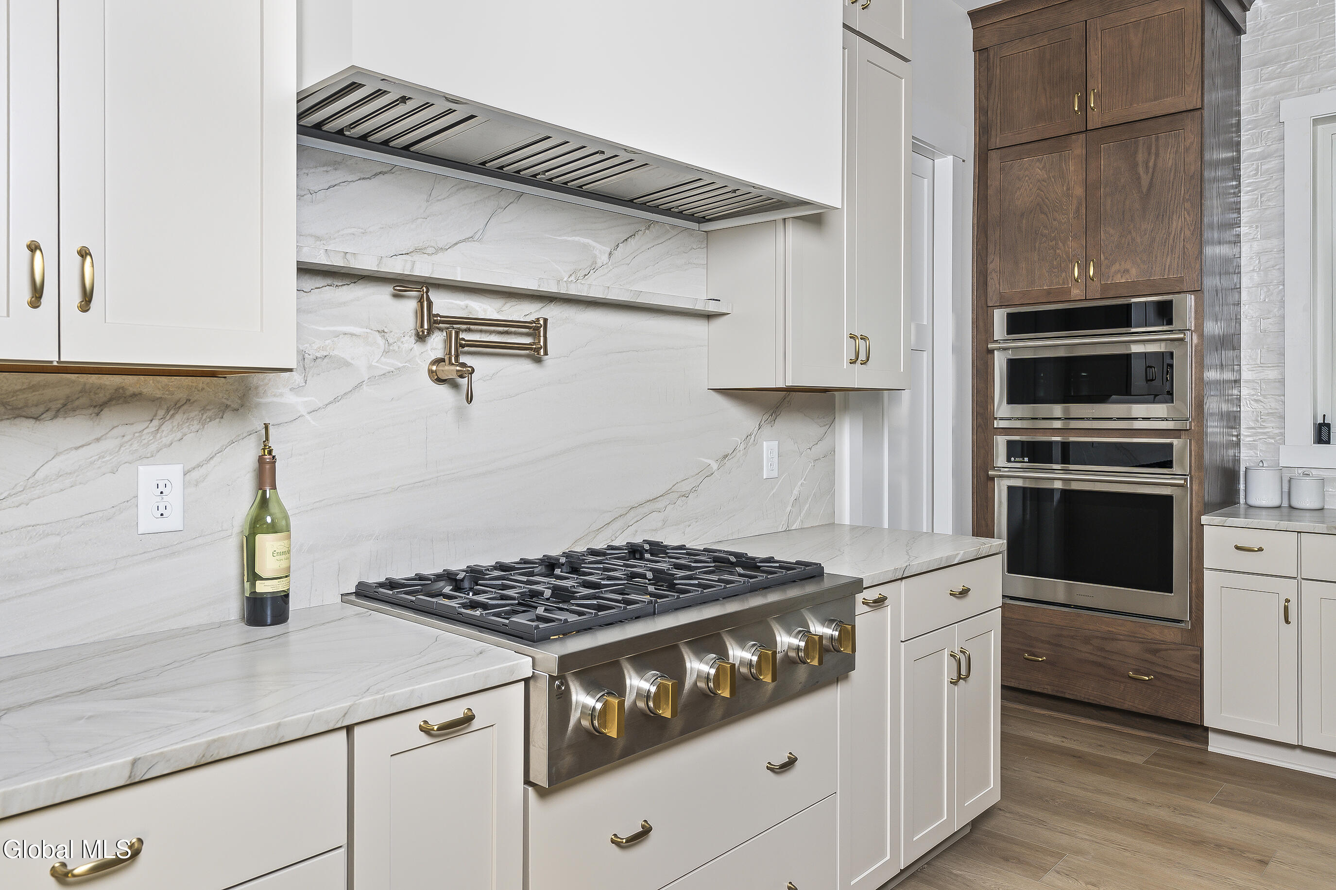 811 Waldens Pond Road Guilderland, NY 12203 - Photo 9 of 40 9