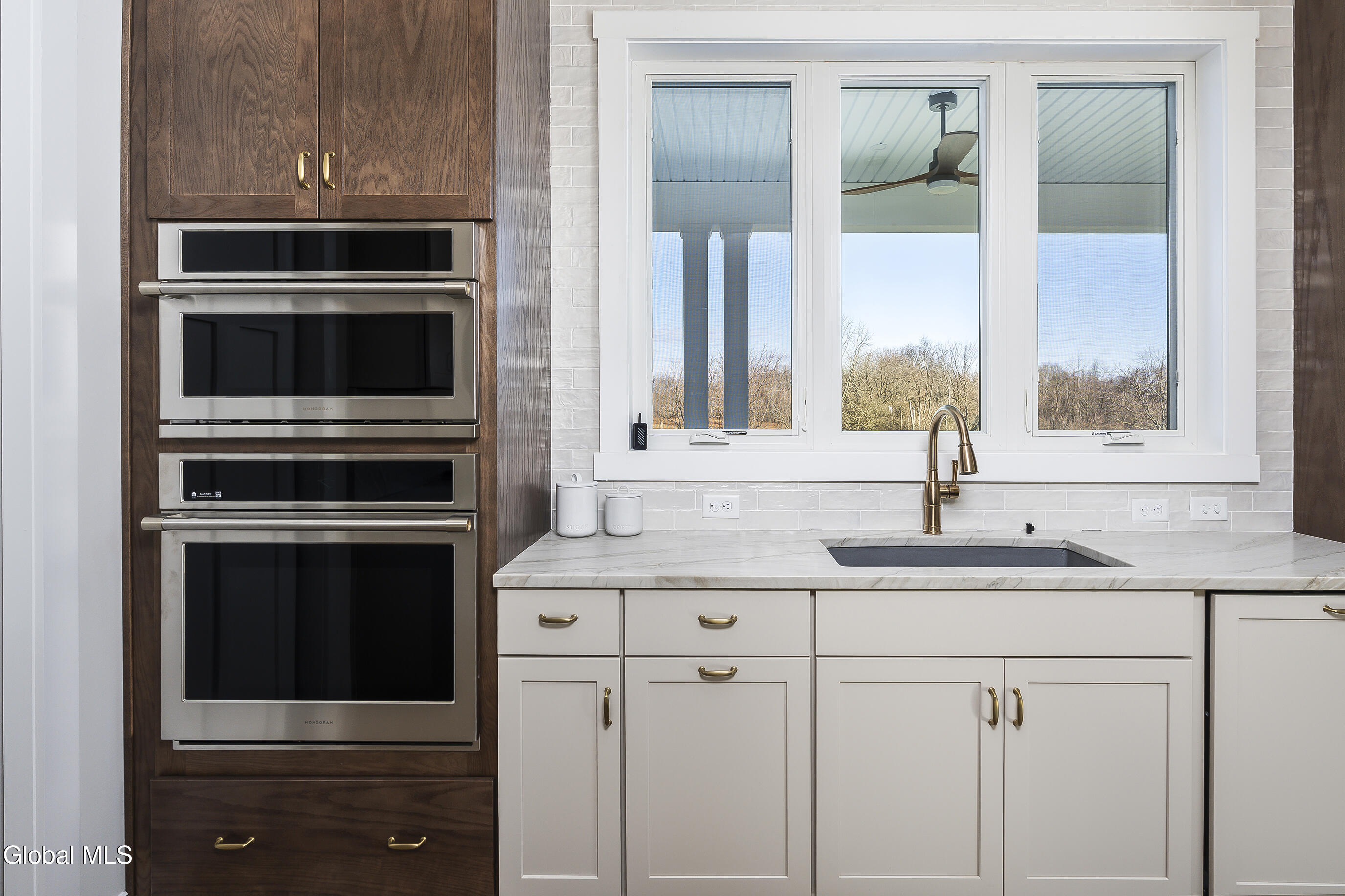 811 Waldens Pond Road Guilderland, NY 12203 - Photo 10 of 40 10