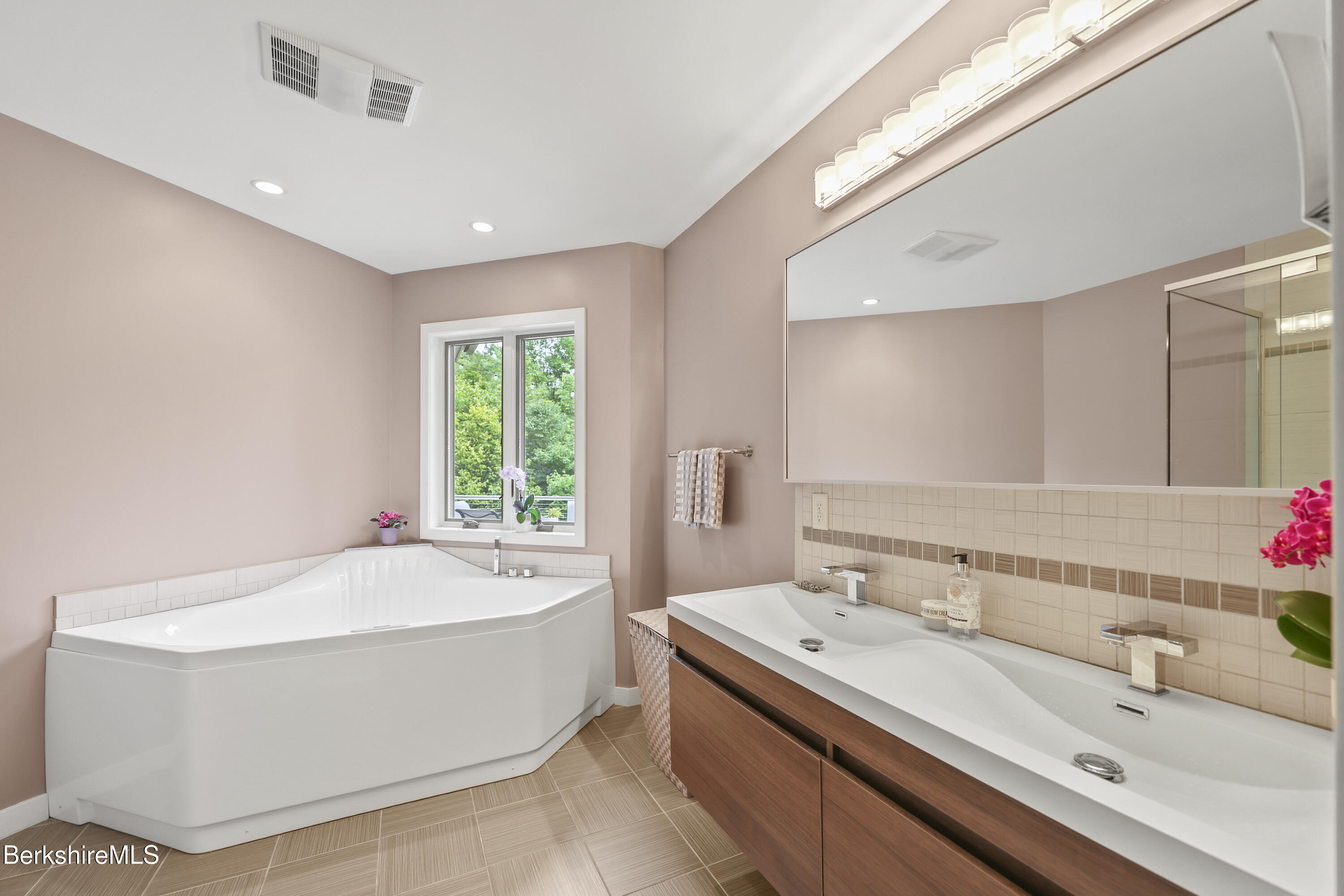 140 Leland Road Becket, MA 01223 - Photo 35 of 64 140 Primary Bathroom