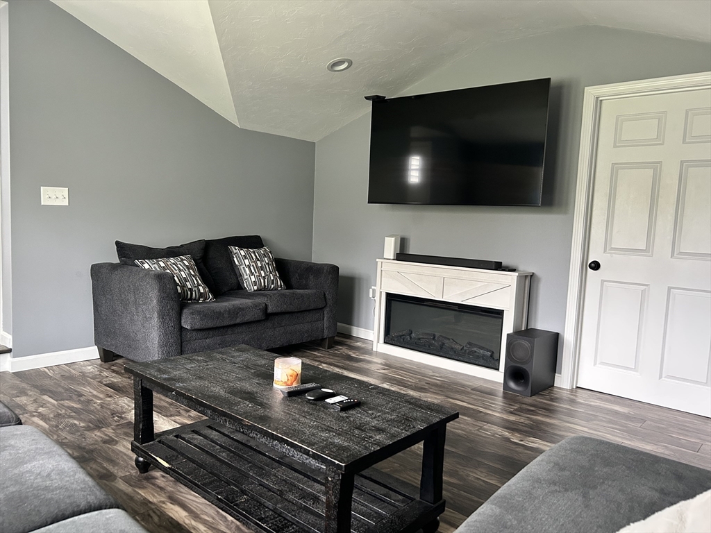 6 Upton Street Hanson, MA 02341 - Photo 4 of 13 Gallery Image 4