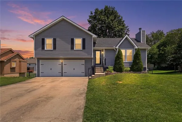 $315,000 | 1707 Sunset Drive, Kearney, MO 64060
