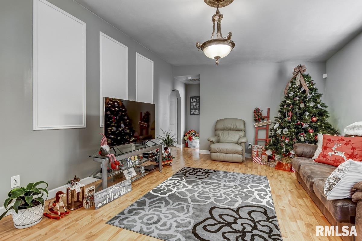 116 North Pittsburg Landing Springfield, IL 62711 - Photo 4 of 34
