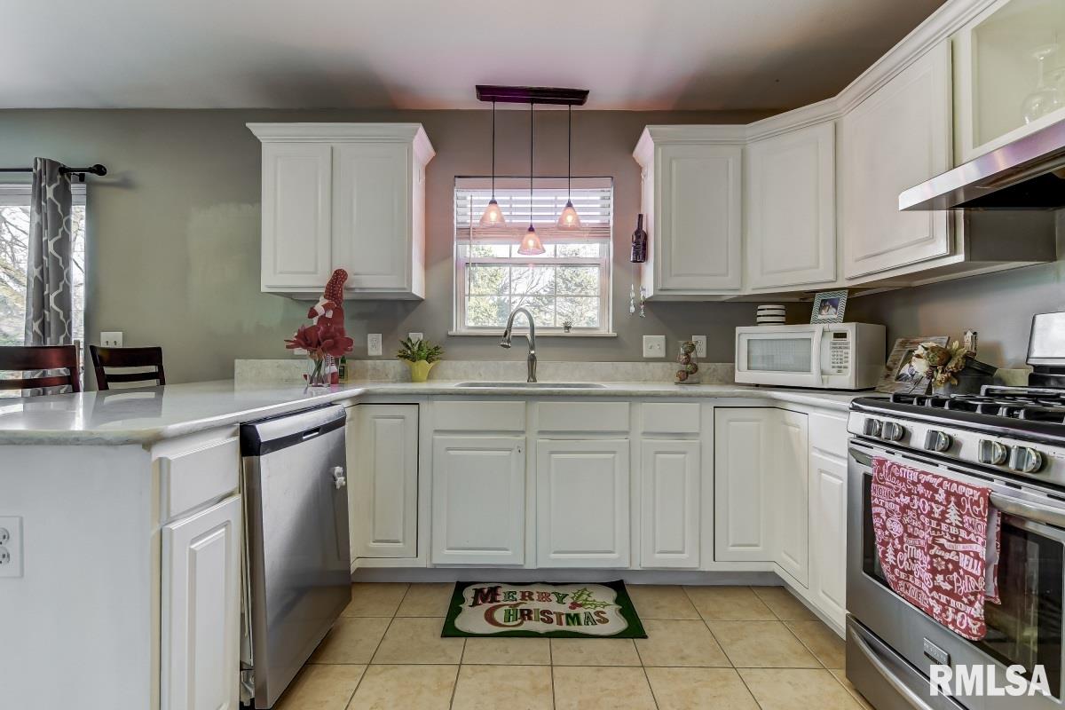 116 North Pittsburg Landing Springfield, IL 62711 - Photo 8 of 34
