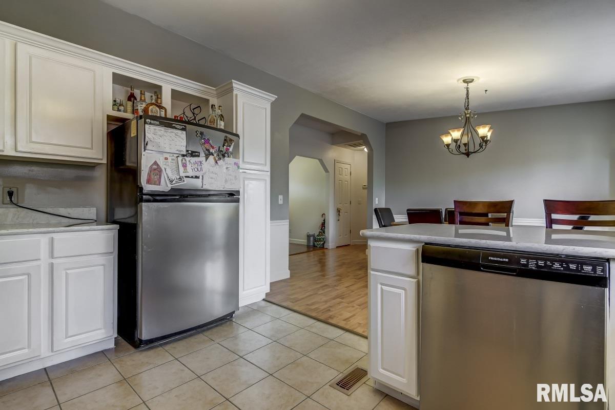 116 North Pittsburg Landing Springfield, IL 62711 - Photo 10 of 34