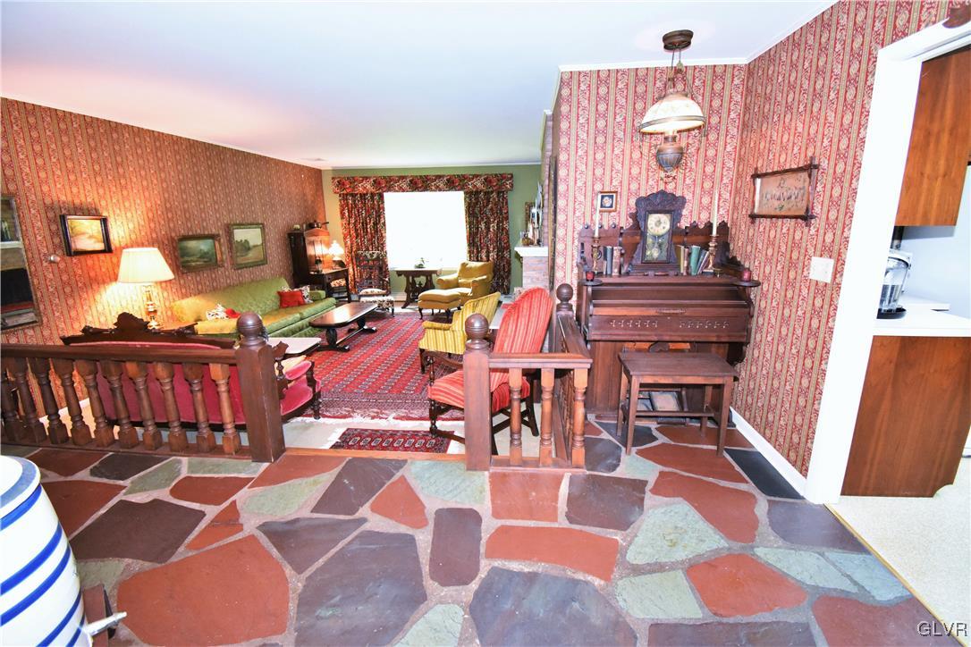 3338 Park Road Bethlehem, PA 18020 - Photo 3 of 32 Gallery Image 3