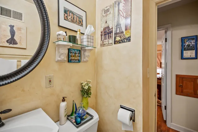 $515,000 | 1700 East Menlo Boulevard, Unit 1702, Shorewood, WI 53211