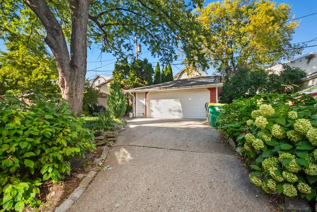 $515,000 | 1700 East Menlo Boulevard, Unit 1702, Shorewood, WI 53211