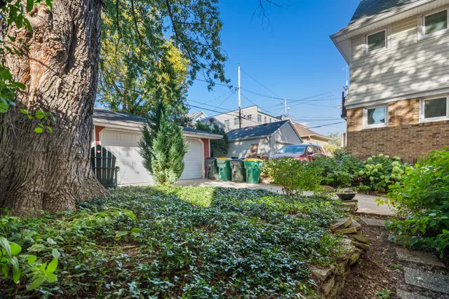 $515,000 | 1700 East Menlo Boulevard, Unit 1702, Shorewood, WI 53211