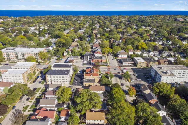 $515,000 | 1700 East Menlo Boulevard, Unit 1702, Shorewood, WI 53211