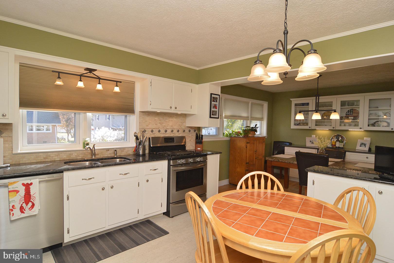 2404 Laurel Road Reading, PA 19609 - Photo 11 of 36 Gallery Image 11