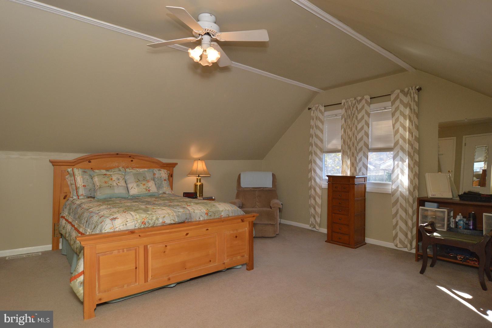 2404 Laurel Road Reading, PA 19609 - Photo 19 of 36 Gallery Image 19
