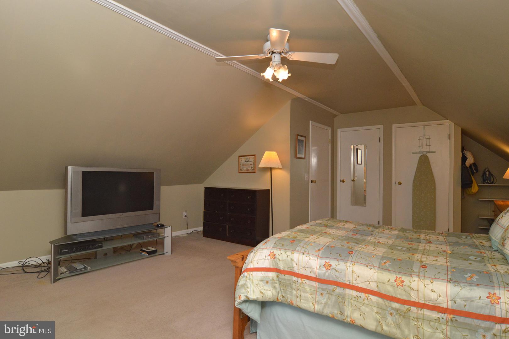 2404 Laurel Road Reading, PA 19609 - Photo 20 of 36 Gallery Image 20