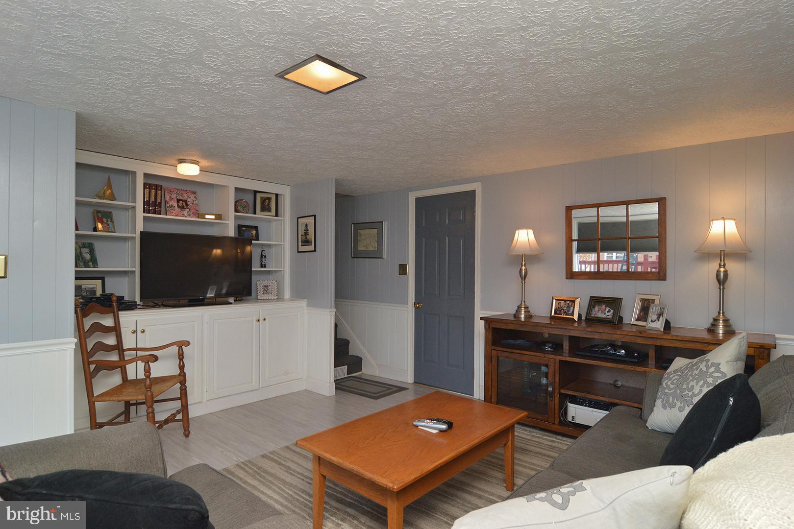 2404 Laurel Road Reading, PA 19609 - Photo 25 of 36 Gallery Image 25