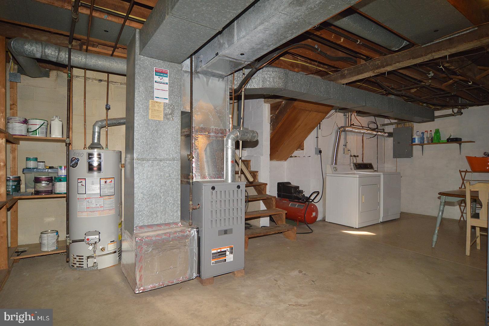 2404 Laurel Road Reading, PA 19609 - Photo 27 of 36 Gallery Image 27