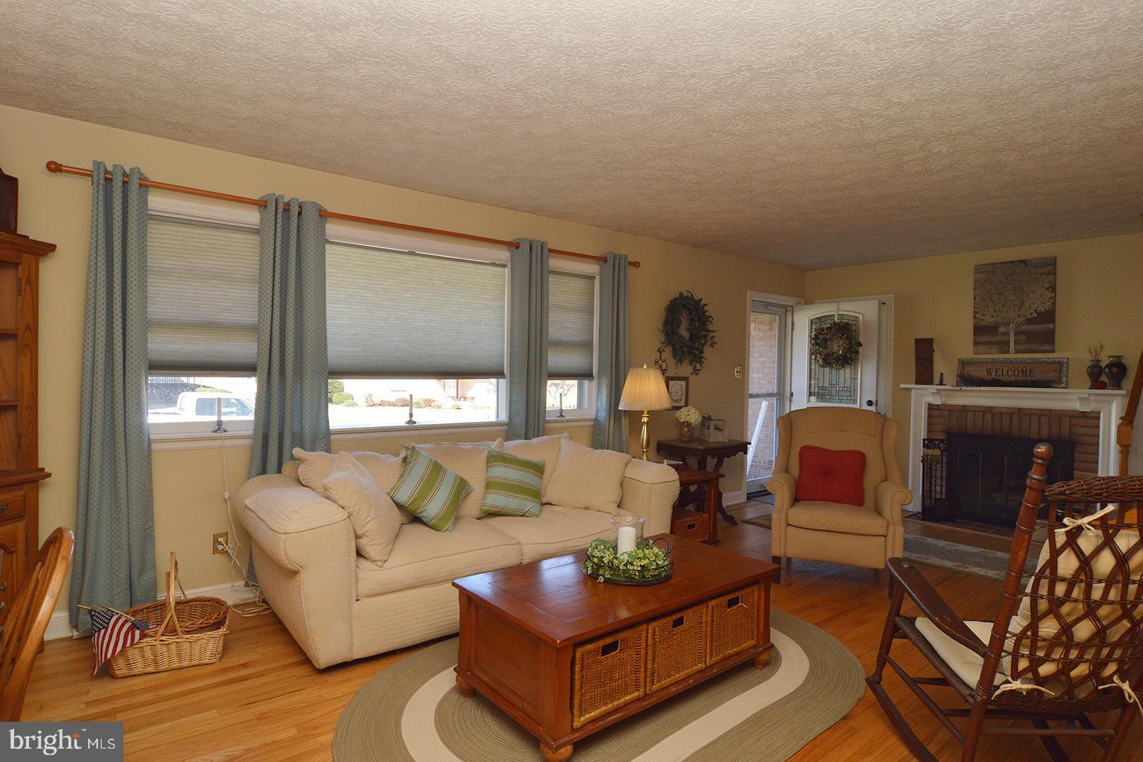 2404 Laurel Road Reading, PA 19609 - Photo 5 of 36 Gallery Image 5