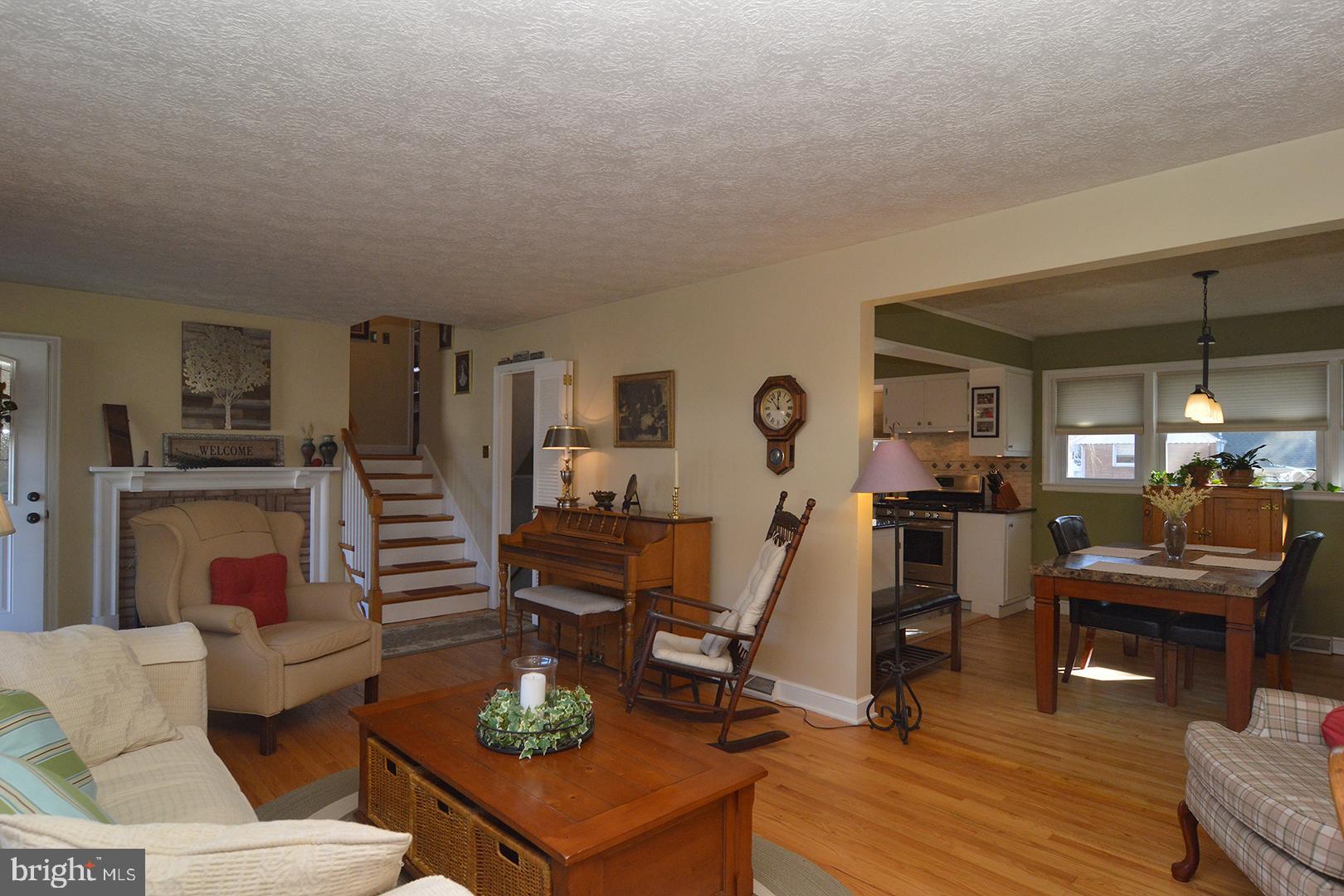 2404 Laurel Road Reading, PA 19609 - Photo 6 of 36 Gallery Image 6