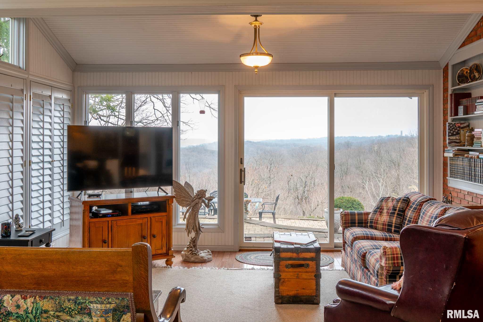 372 East High Point Road Peoria, IL 61614 - Photo 11 of 39 Gallery Image 11