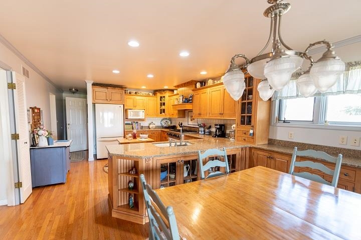 372 East High Point Road Peoria, IL 61614 - Photo 12 of 39 Gallery Image 12