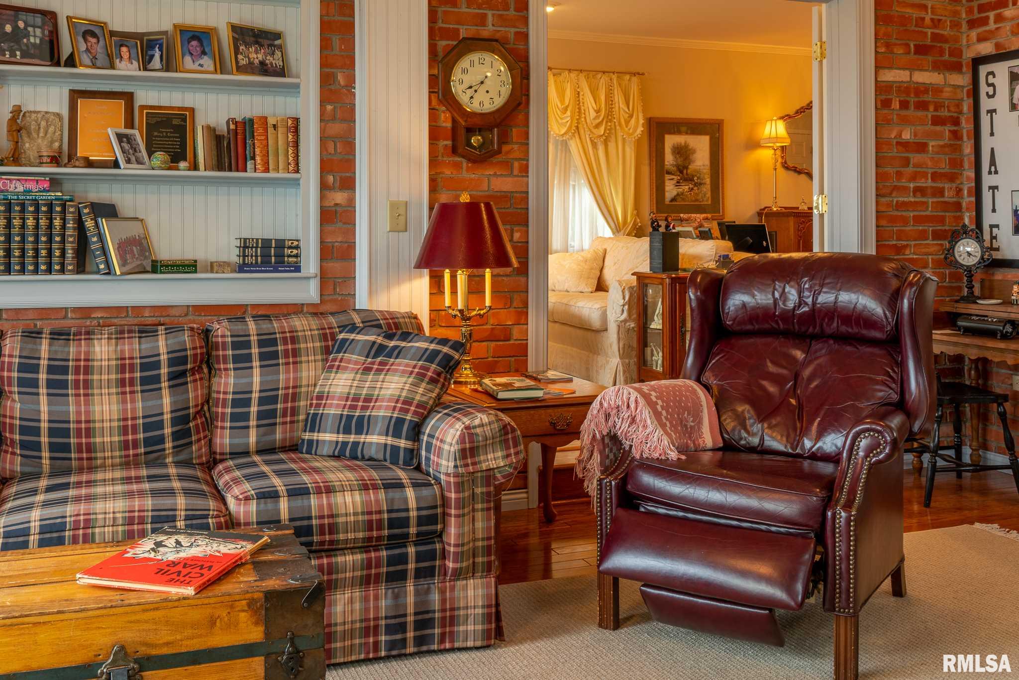 372 East High Point Road Peoria, IL 61614 - Photo 9 of 39 Gallery Image 9