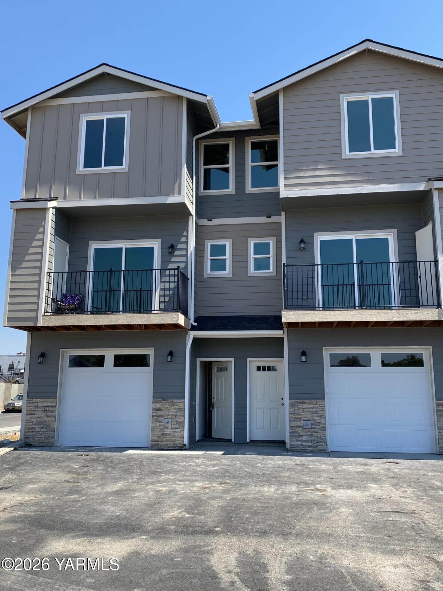 2600 Racquet Lane, Unit 36 Yakima, WA 98902 - Photo 1 of 5 a house view