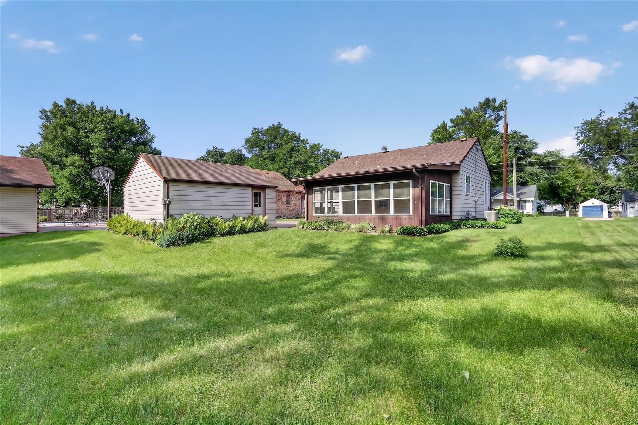 1129 Johnson Street Beloit, WI 53511 - Photo 33 of 35