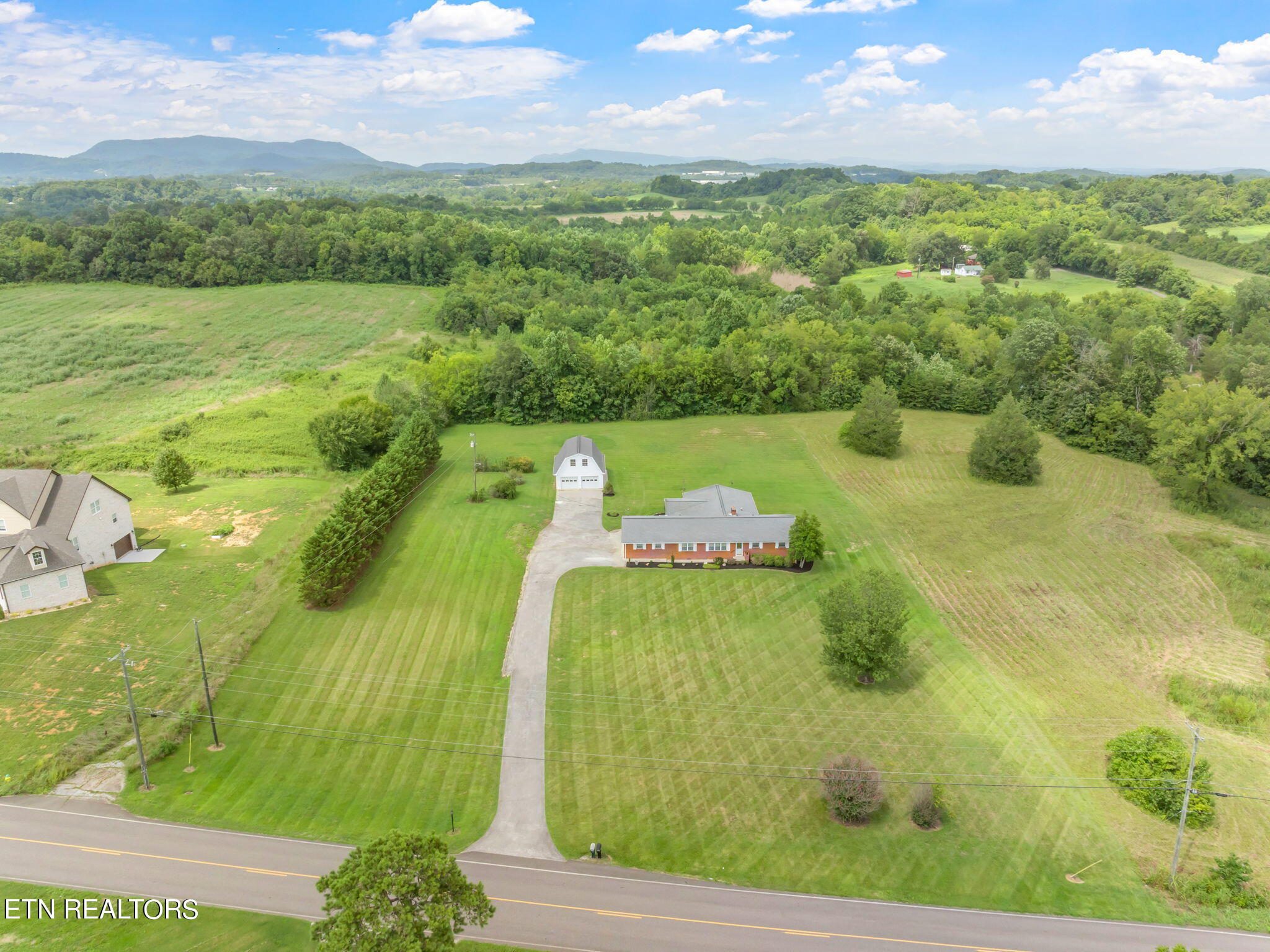 8617 North Ruggles Ferry Pike Strawberry Plains, TN 37871 - Photo 3 of 59 49