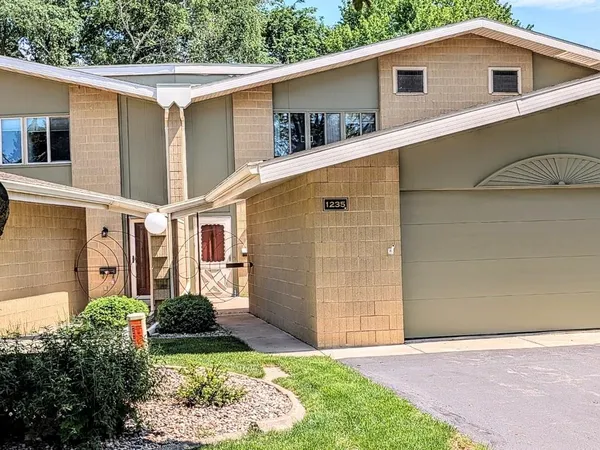 $210,000 | 1235 West Nicolet Circle, Appleton, WI 54914