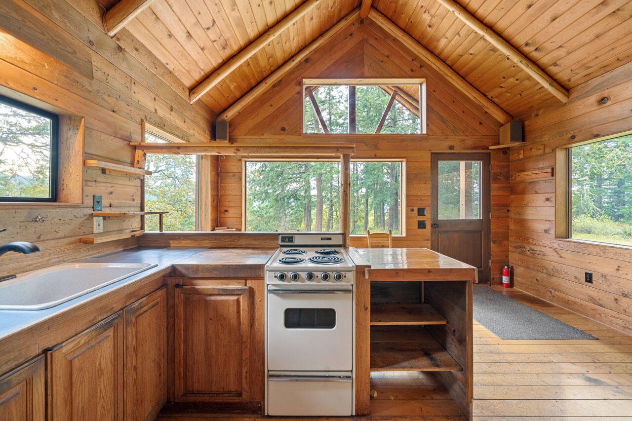 6714 Indian Springs Road Scotts Mills, OR 97375 - Photo 17 of 37 6714-Indian-Springs-Rd-17
