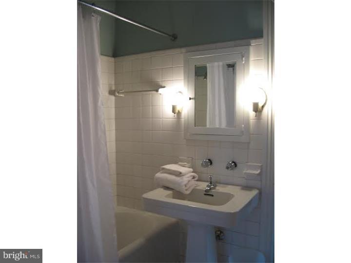 2121 Pine Street Philadelphia, PA 19103 - Photo 17 of 25