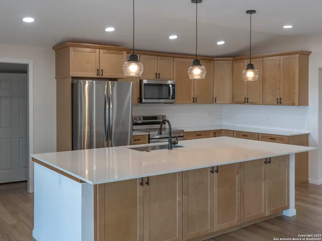 $2,795 | 268 White Oak Drive, Canyon Lake, TX 78133